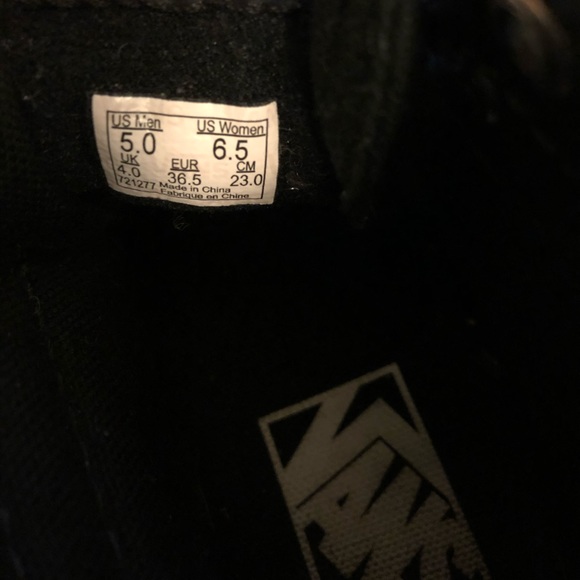 Vans - Picture 3 of 3